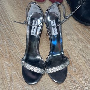 Steve Madden Crystal Metallic Silver Pewter Heels. Never Worn.